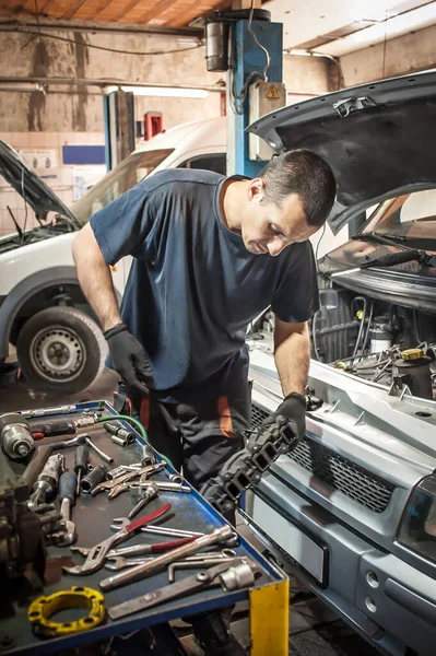 Mecánico Maestro Automóviles Trabajando Taller Vulcanización Automática Servicio Vehículos —  Fotos de Stock