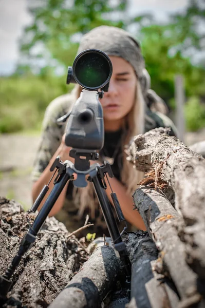 Female Soldier Shooting Sniper Rifle Woman Weapon Firearm Army Shooting — Stock Photo, Image