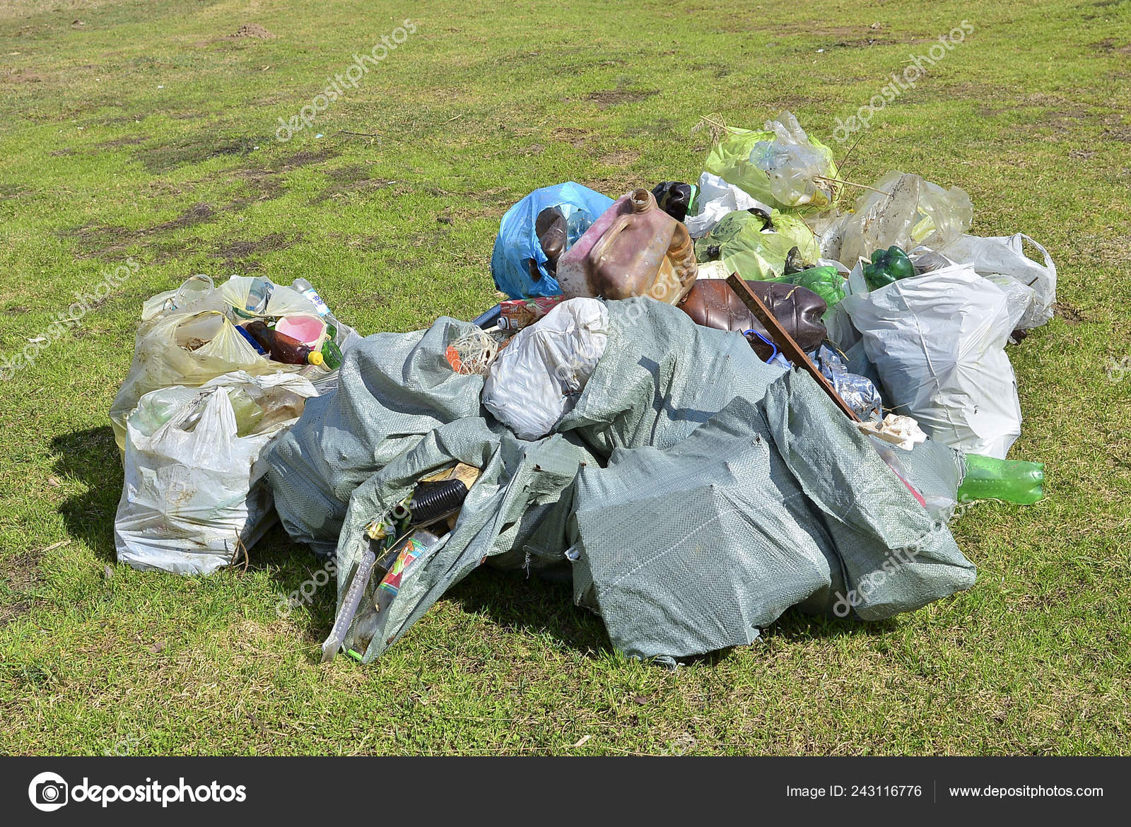Pile Full Garbage Bags Dump Stock Photo by ©sydarikova_foto 243116776