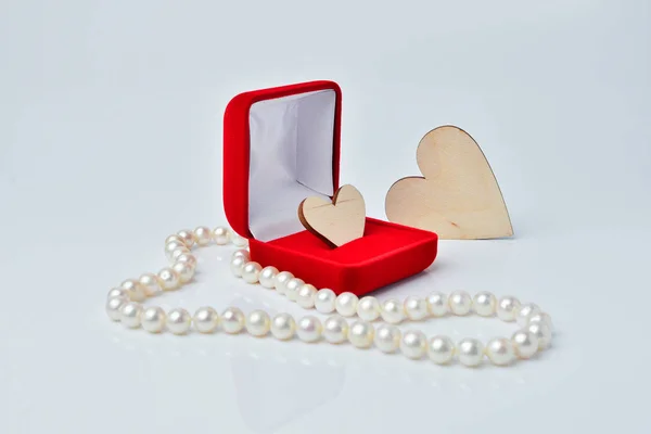 Parel Ketting Cadeau Houten Harten — Stockfoto