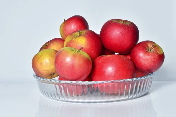Rode Rijpe Appels Tafel Close — Stockfoto