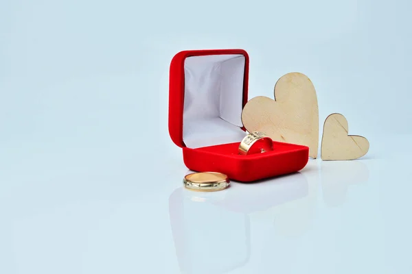 Dois Anéis Casamento Dourados Corações — Fotografia de Stock