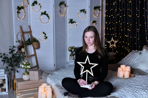 Young Beautiful Woman Sitting Bed Star Home — Stock Photo, Image