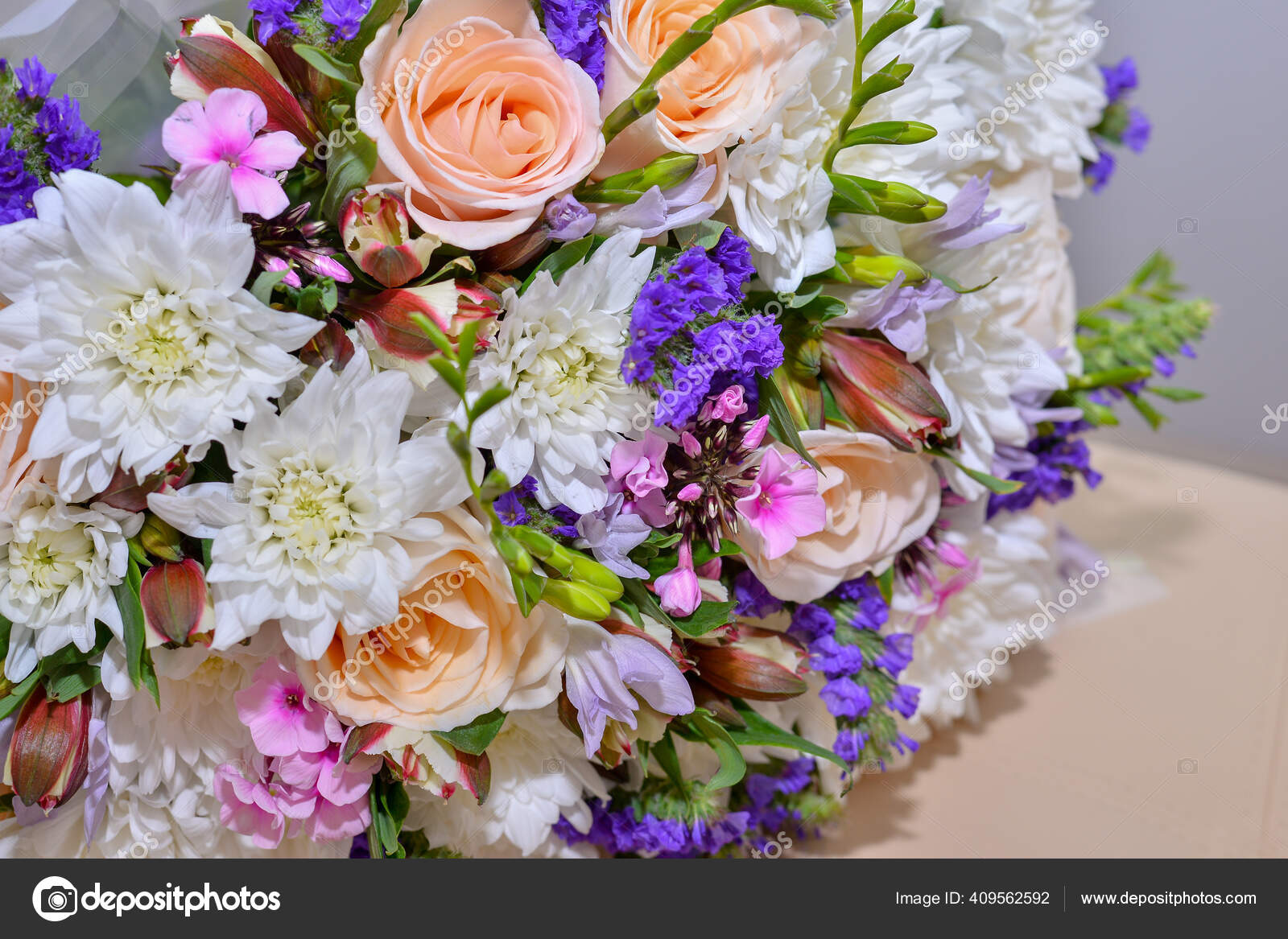 新鮮な素晴らしい花の花束 ストック写真 C Sydarikova Foto 新鮮な素晴らしい花の花束 ストック写真 C Sydarikova Foto
