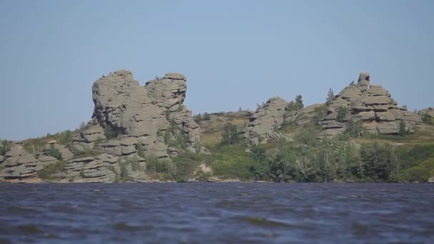 コルイバニ ユニークな風景と湖 ユニークな石のカッターの場所 — ストック動画