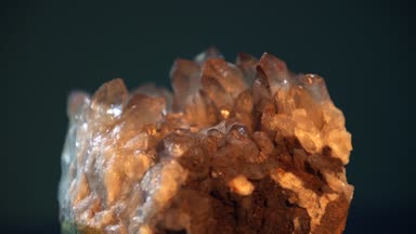 Nadir mineraller. Taşlar. Yarı değerli taş