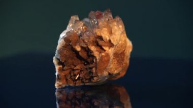 Nadir mineraller. Taşlar. Yarı değerli taş