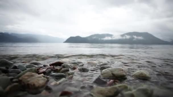 Beautiful Mountain Lake Transparent Water Washes Stony Shore — Stock Video