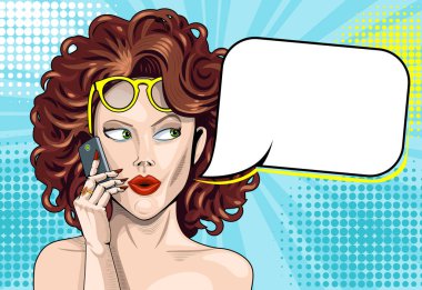 Güzel kıvırcık kız metin girmek için boş kabarcık ile bir akıllı telefon konuşuyor