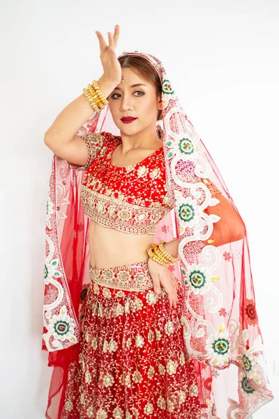Vacker Indiansk Kvinna Hindu Kvinna Modell Mehndi Och Kundan Smycken — Stockfoto