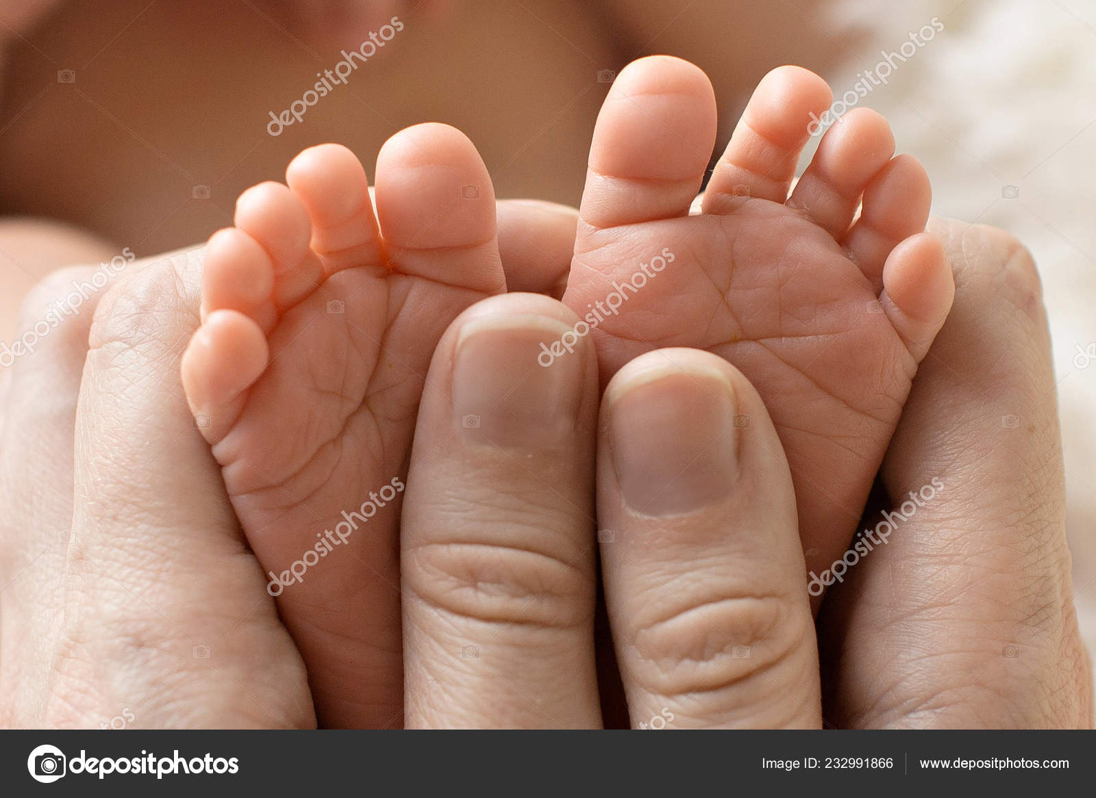 Pieds Bebe Rapproches Sur Fond Blanc Image Libre De Droit Par alll C Pieds Bebe Rapproches Sur Fond Blanc Image Libre De Droit Par alll C