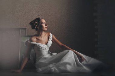 Gelin, güzel poz studio fotoğraflandı modeli