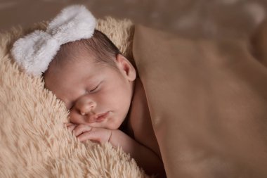 bir çocuğun kafa onun yakın çekim bir bandaj ile yüz