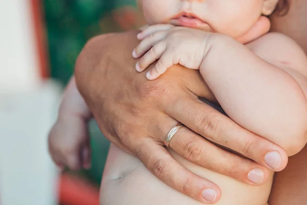 Hand's of newborn baby close up on — Stock Photo, Image