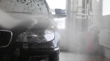 araba yıkama. Köpük yakın çekim makinenin detay. makinenin yüzeyi