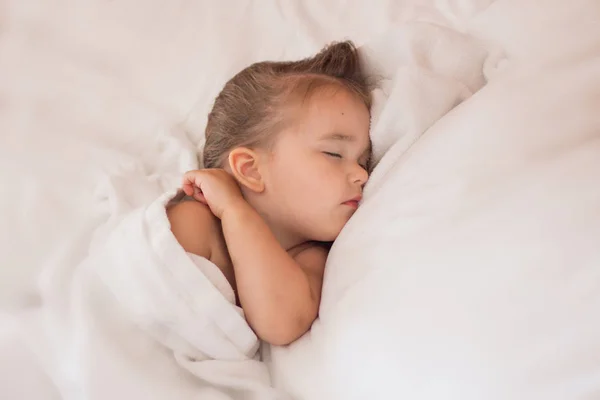 sağlıklı yaşam tarzı kavramı, Ivf - bebek uyur