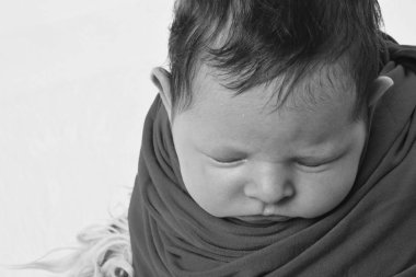 küçük bir kızın portresi: bebeğin yüzü yakın çekim. çocukluk kavramı, sağlık, Ivf