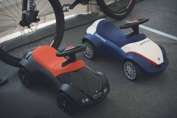 Publicité Bmw Moscou 2018 Démonstration Modèles Voitures Jouets Pour Enfants — Photo