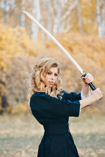 European Woman Katana Kimono Girl Trains Martial Arts Woman Autumn — Stock Photo, Image