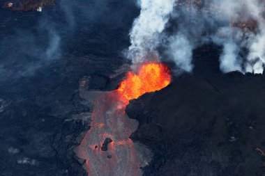Volkanik patlama yanardağ Kilauea, fissür 8, Mayıs 2018 havadan görünümü