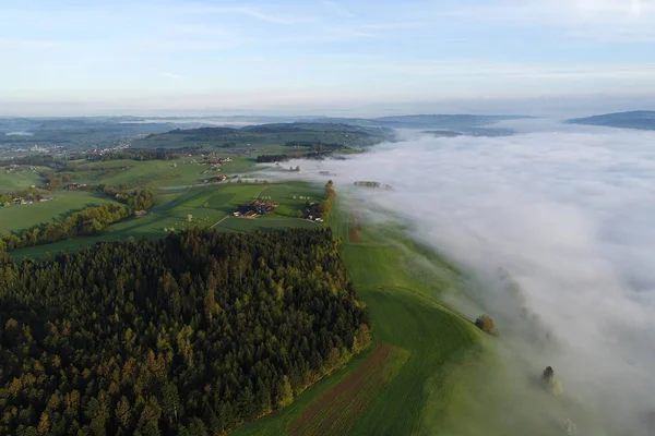 Vista Aérea Paisagem Montanhosa Centro Suíça Uma Bela Manhã Primavera — Fotografia de Stock