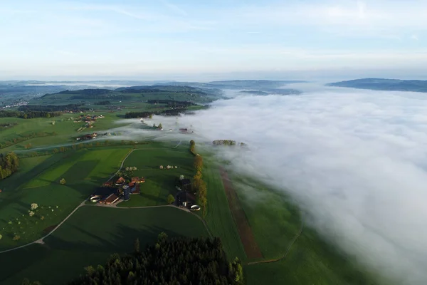 Vista Aérea Paisagem Montanhosa Centro Suíça Uma Bela Manhã Primavera — Fotografia de Stock