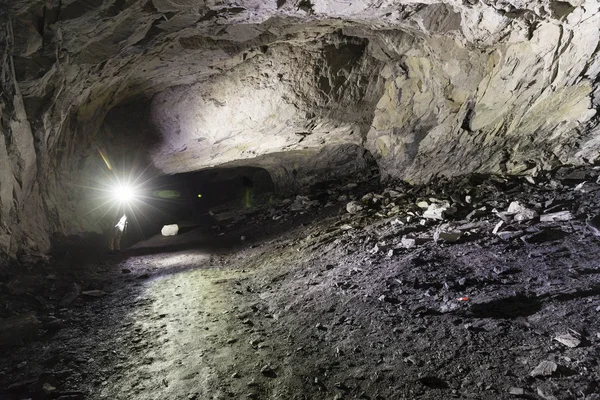 一个废弃的石灰矿隧道在瑞士 — 图库照片