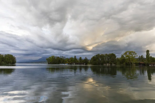 Nubi Temporalesche Minacciose Sul Lago Sempach Vicino Sursee Lucerna Svizzera — Foto Stock