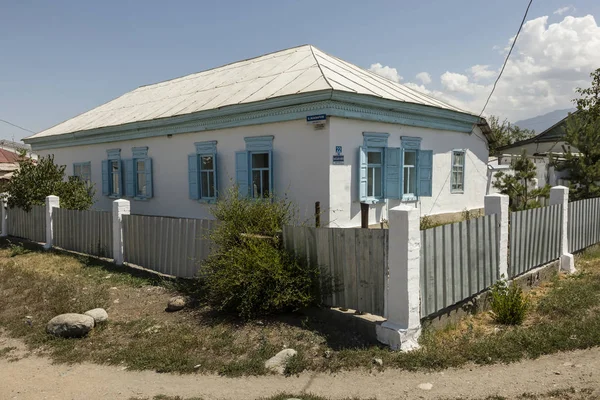 Karakol Kirguistán Agosto 2018 Antigua Casa Tradicional Ciudad Karakol Kirguistán — Foto de Stock