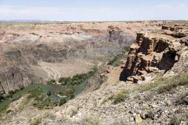 Çarın Kanyonu Kazakistan Almatı bölgede kendi kırmızımsı kumtaşı kayalıklarla ile güzel görünümü