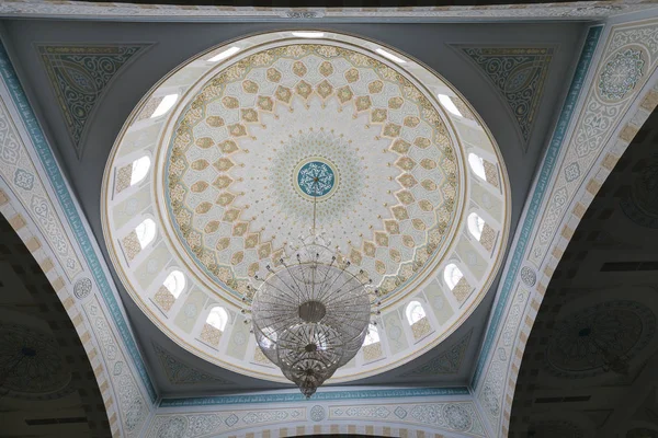 Hazreti Sultan Camii içinde süs kubbe