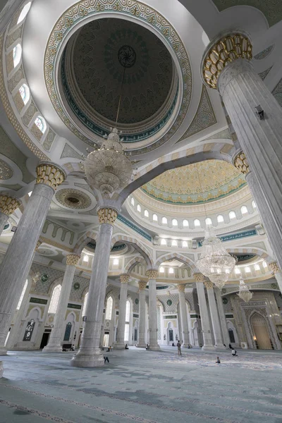 Astana Cazaquistão Agosto 2018 Vista Interior Nova Mesquita Hazrat Sultan — Fotografia de Stock