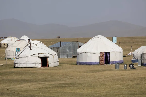 Tradiční Jurty Tábor Jezera Song Kul Kyrgyzstánu — Stock fotografie