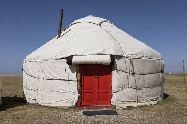 Yurta Con Porta Rossa Lago Song Kul Kirghizistan — Foto Stock