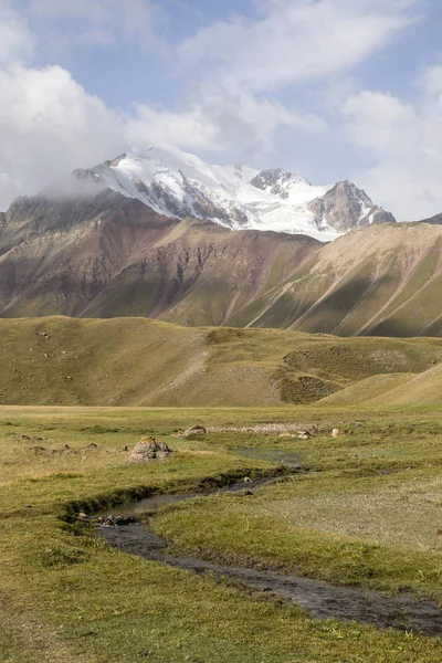 Paisaje Las Montañas Pamir Pie Del Pico Lenin Kirguistán — Foto de Stock