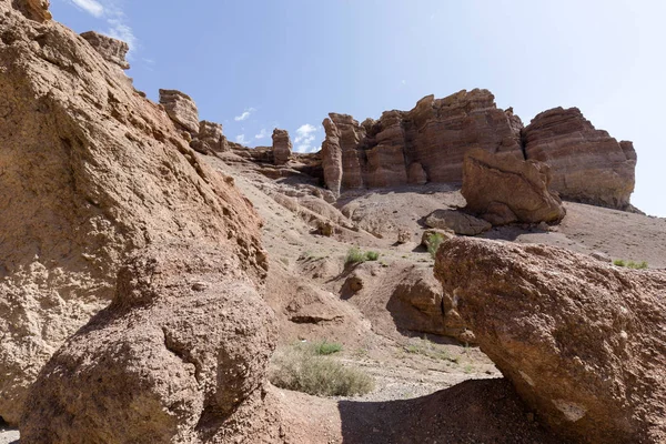 Vistas Dentro Charyn Canyon Para Penhascos Arenito Avermelhados Cânion Também — Fotografia de Stock