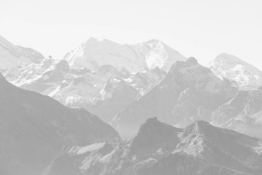 Yüksek anahtar alp panorama Bernese Oberland'deki / İsviçre'daki güzel bir sonbahar gününde