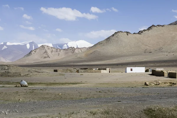 Μικρή Πόλη Karakul Στον Αυτοκινητόδρομο Pamir Στο Τατζικιστάν — Φωτογραφία Αρχείου