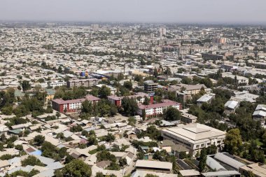 Oş, Kırgızistan 20 Ağustos 2018: Osh Kırgızistan'in kuş bakışı. Kayıt süleyman çok dağdan yapılmıştır...