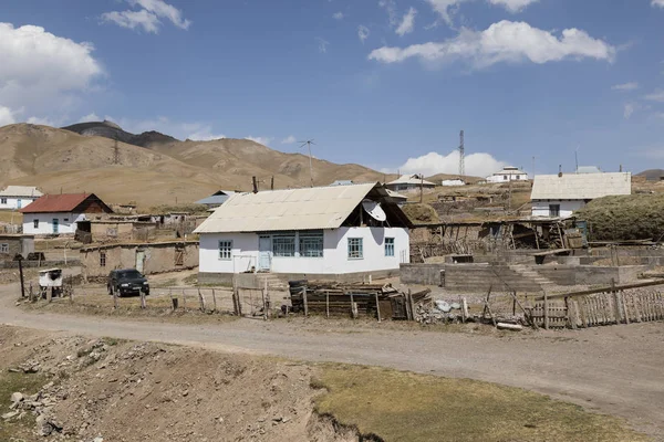 Σαρί Τας Κιργιζιστάν Αύγουστος 2018 Κατοικημένη Σπίτι Του Συνοριακή Πόλη — Φωτογραφία Αρχείου