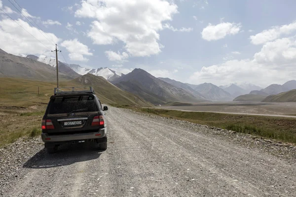 Sary Tash Kirguistán Agosto 2018 Coche Parado Carretera Famosa Autopista — Foto de Stock