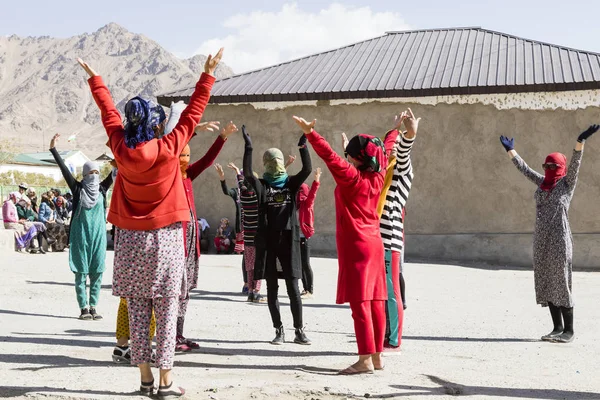 Murghab Tajikistan August 2018 Kyrgyz Girls Young Women Practicing Dance — Stock Photo, Image