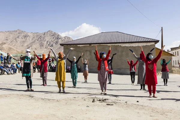 Murghab Tajikistan August 2018 Kyrgyz Girls Young Women Practicing Dance — Stock Photo, Image