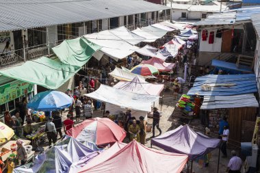 Khorog, Tacikistan 25 Ağustos 2018: Khorog, Tacikistan Cumartesi Pazar görünümünü