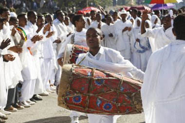 Gonder, Etiyopya, 18 Şubat 2015: geleneksel kıyafetleri giymiş insanlar Timkat Festivali, Epiphany önemli Etiyopya Ortodoks kutlama kutlamak