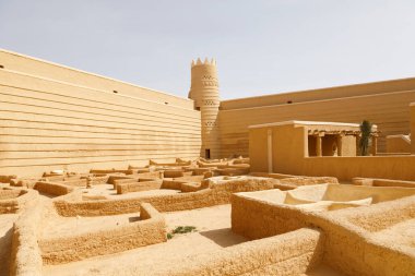 Suudi Arabistan, Raghba 'daki tarihi kale. Kale şu anda büyük bir restorasyon geçiriyor.