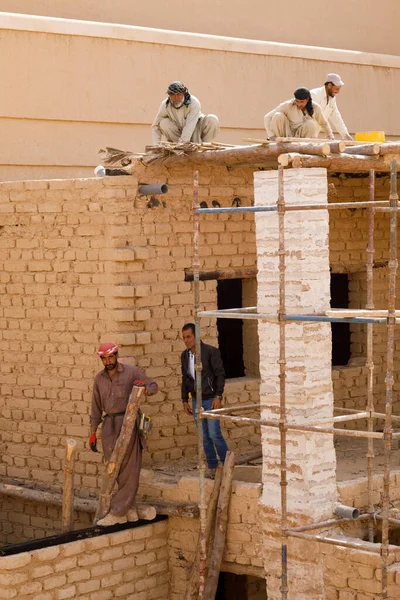 Raghba Arabia Saudita Febrero 2020 Trabajadores Construcción Durante Trabajo Fuerte — Foto de Stock