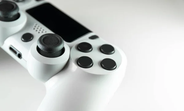 White Game Controller Auf Weißem Hintergrund — Stockfoto