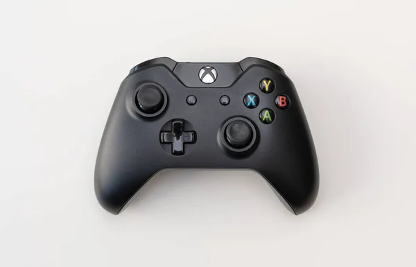Pengontrol Permainan Xbox Satu Pada Latar Belakang Putih — Stok Foto