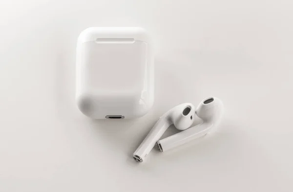 Genéricos Wireless Earphone White Color — Fotografia de Stock